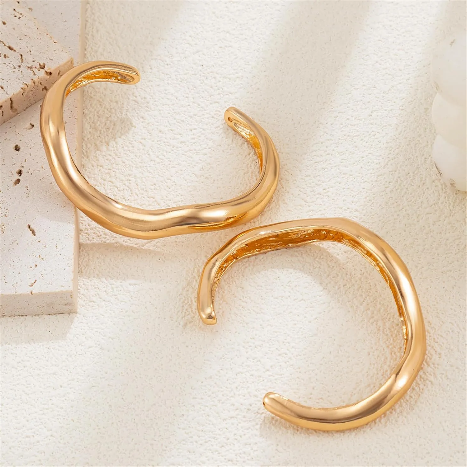 Chunky Gold Bracelets for Women,2 Pcs Gold Stacking Cuff Bangle Bracelet Silver Plated Cuff Bangle Bracelets Open Wide Irregular Minimalist Bangle Jewelry