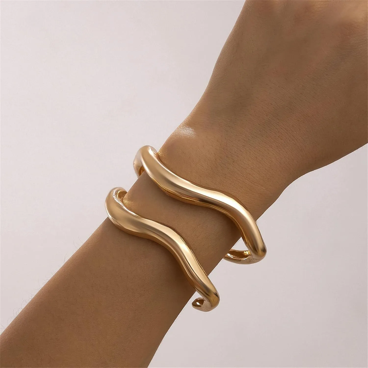 Chunky Gold Bracelets for Women,2 Pcs Gold Stacking Cuff Bangle Bracelet Silver Plated Cuff Bangle Bracelets Open Wide Irregular Minimalist Bangle Jewelry