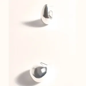 Chunky Metal Teardrop Stud Earrings (Silver)