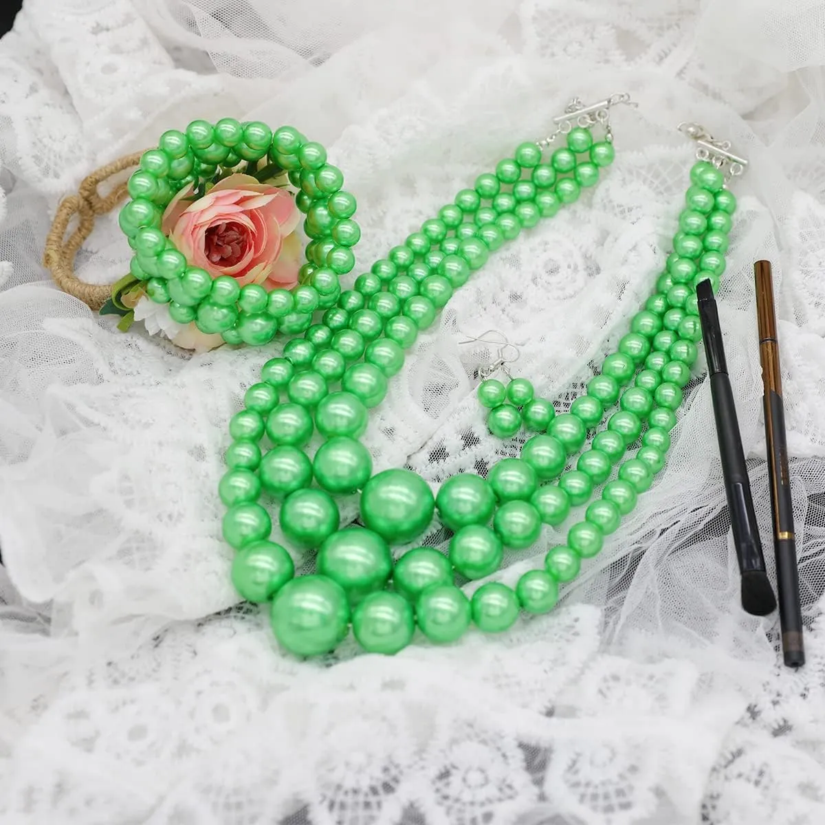 We We Imitation Pearl Necklace for Women Large Chunky Pearl Necklaces Multilayer Pearl Necklace and Earring 1920s Costume Jewelry set